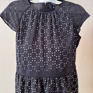 Ann Taylor 8P Chic Black and White Patterned Top